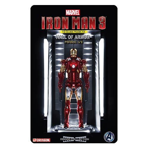 Iron Man 3 Mark 7 with Hall of Armor 1:9 Scale Model Kit